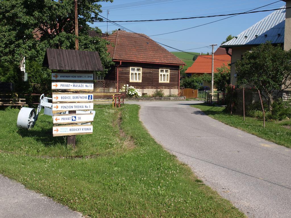 Vidiecky apartmán Kubo Pavčina Lehota Esterno foto