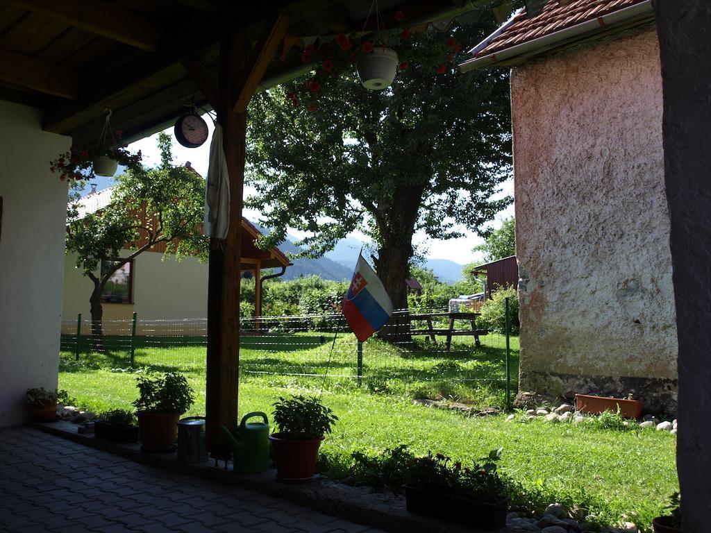 Vidiecky apartmán Kubo Pavčina Lehota Esterno foto
