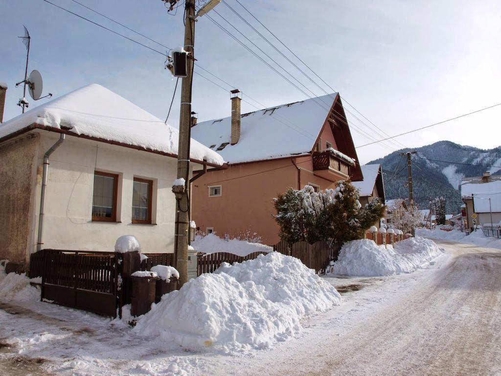 Vidiecky apartmán Kubo Pavčina Lehota Esterno foto