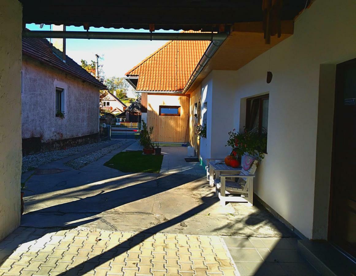 Vidiecky apartmán Kubo Pavčina Lehota Esterno foto