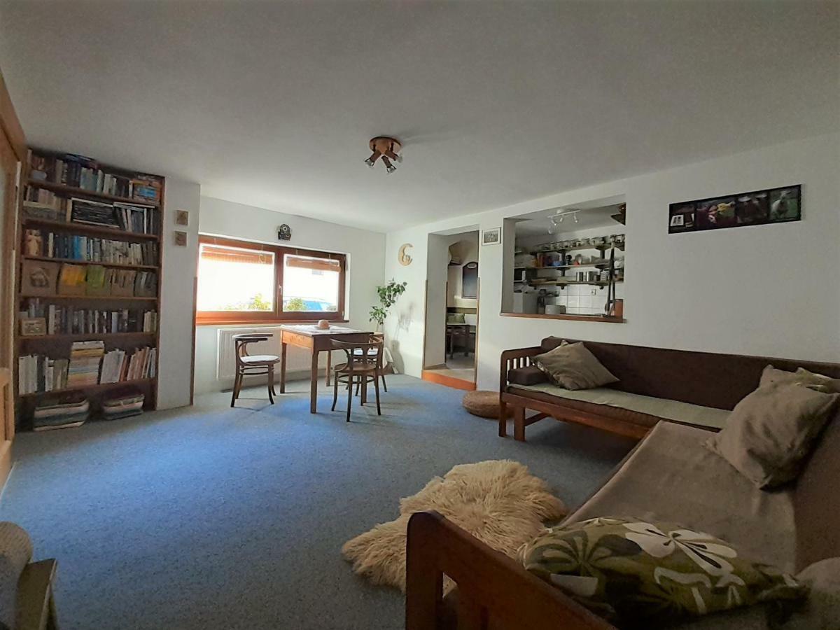 Vidiecky apartmán Kubo Pavčina Lehota Esterno foto