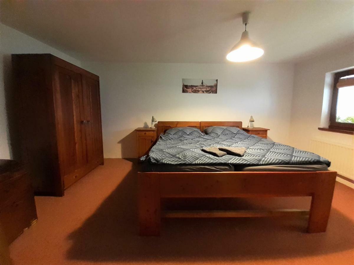 Vidiecky apartmán Kubo Pavčina Lehota Esterno foto