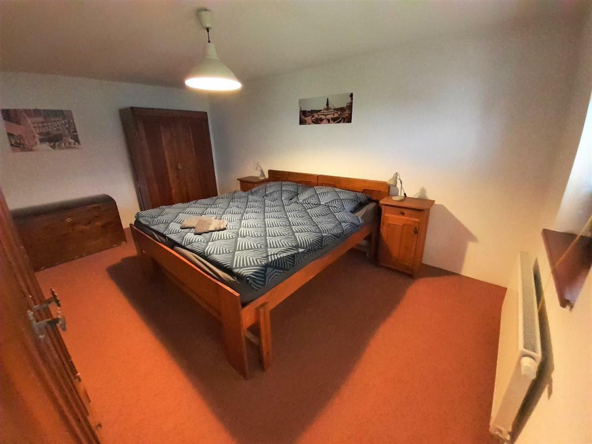 Vidiecky apartmán Kubo Pavčina Lehota Esterno foto
