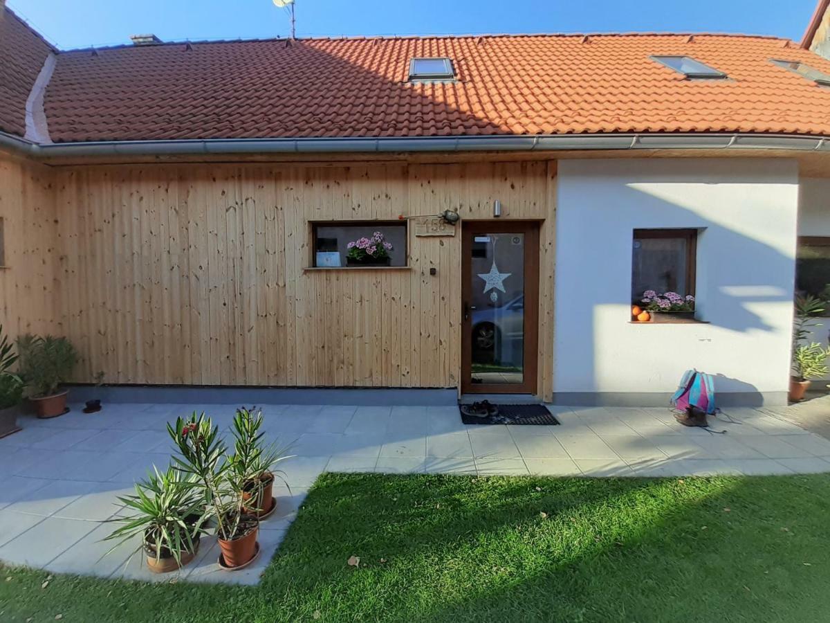 Vidiecky apartmán Kubo Pavčina Lehota Esterno foto