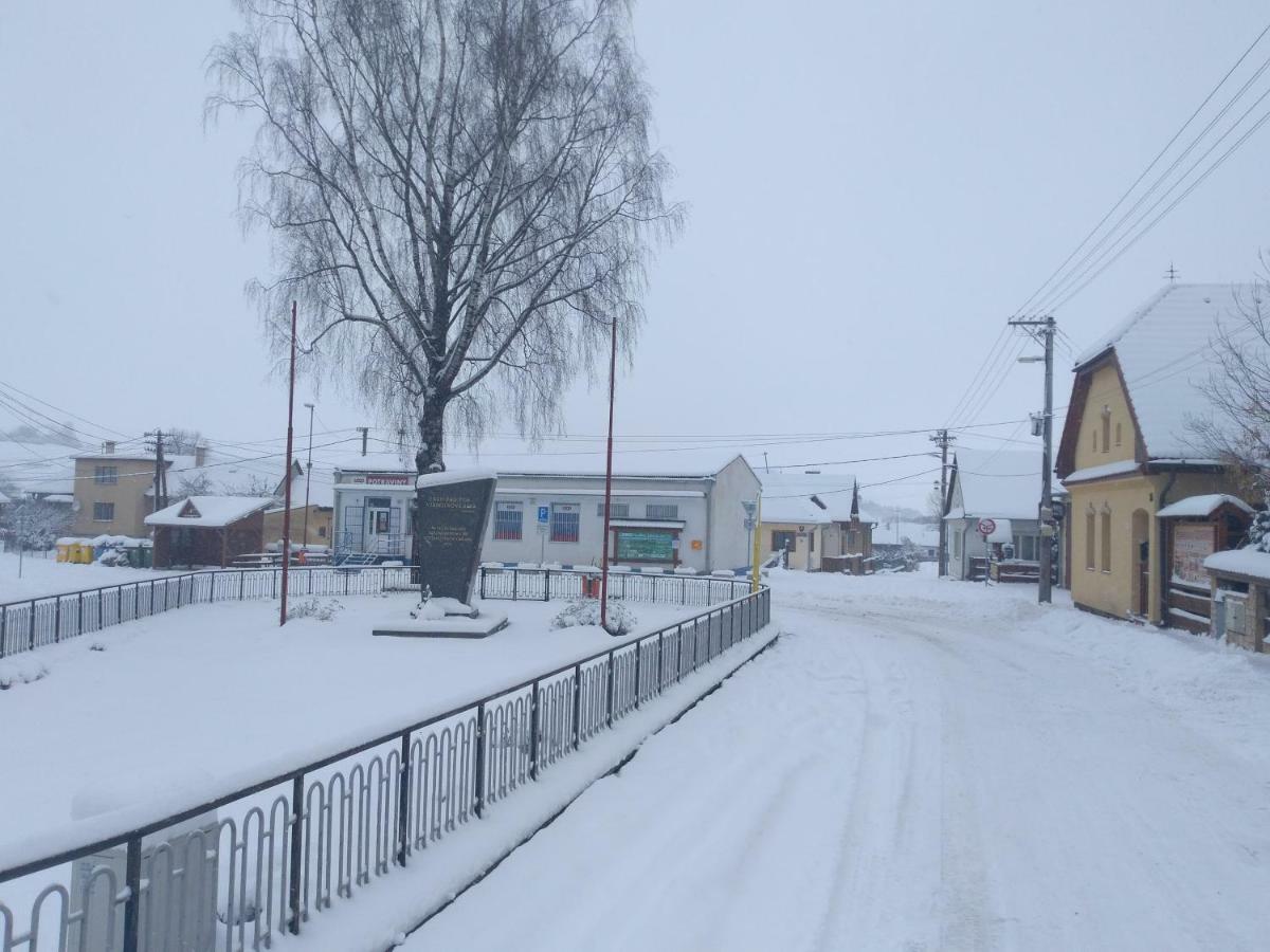 Vidiecky apartmán Kubo Pavčina Lehota Esterno foto